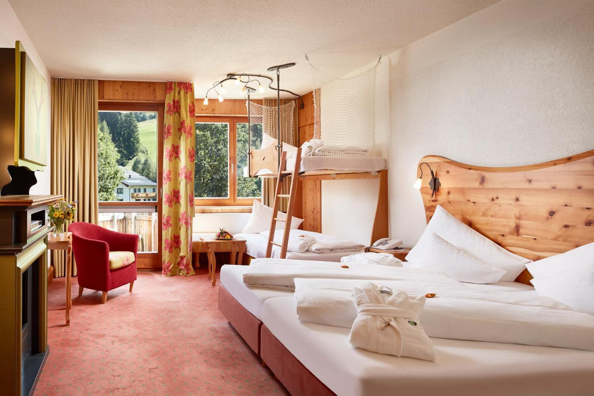 Hotel Die Post Bad Kleinkirchheim Exterior foto